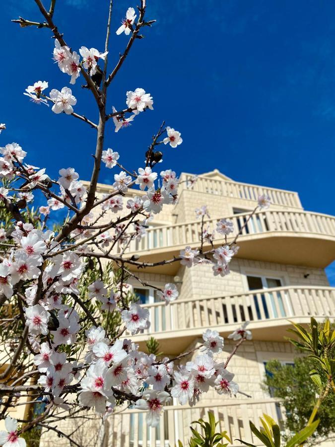 Hotel Villa Dzamonja Bol Exteriör bild
